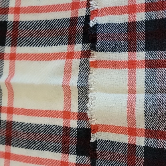 NWT Ann Taylor 60" x 62" Blanket Scarf - Picture 8 of 9